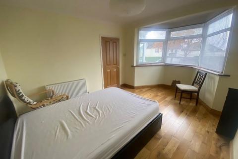 3 bedroom end of terrace house to rent, Northfield Road , EN4