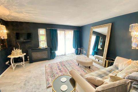 2 bedroom flat for sale, Lowther Court, Lowther Street, York