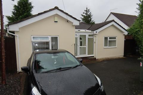 2 bedroom detached bungalow to rent, Albert Road, Poole BH12