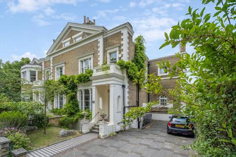 8 bedroom semi-detached house to rent, Pembroke Villas, The Green, Richmond, TW9