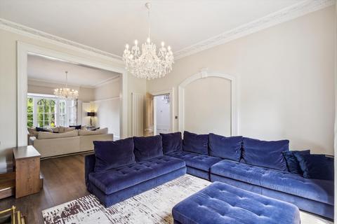 8 bedroom semi-detached house to rent, Pembroke Villas, The Green, Richmond, TW9