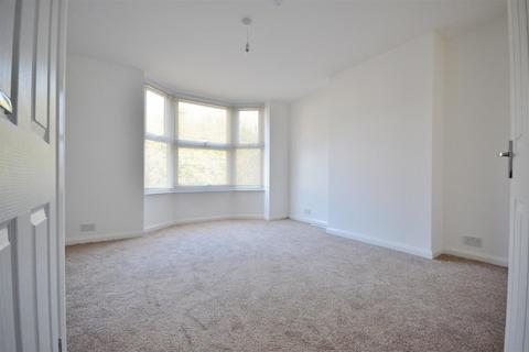 3 bedroom block of apartments for sale, Cardiff Road, Luton, LU1 1PP