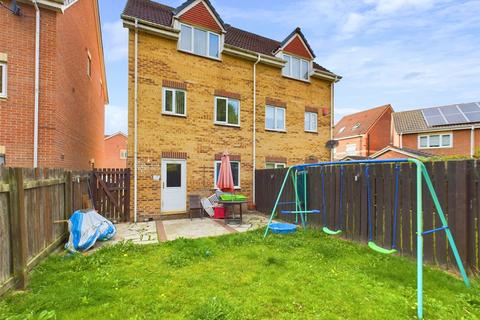 3 bedroom semi-detached house for sale, Reeves Way, Armthorpe, Doncaster, South Yorkshire, DN3