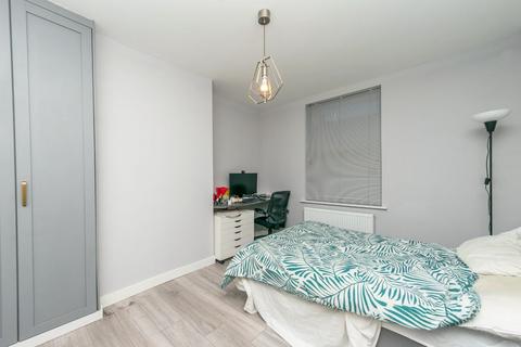 1 bedroom in a house share to rent, Recreation Mount, Leeds