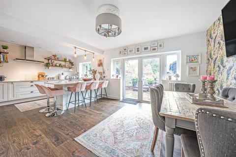 San Remo, 31 Green Lane, Devizes, SN10 5BL