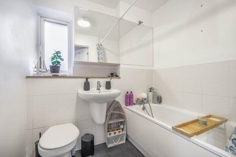 17 Alexander Turner Close, Reading, RG1 3FQ