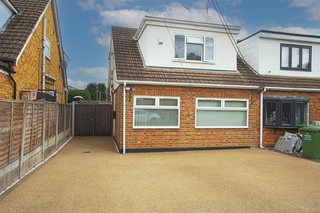 Second Avenue, Billericay CM12 4 bed semidetached house for sale £