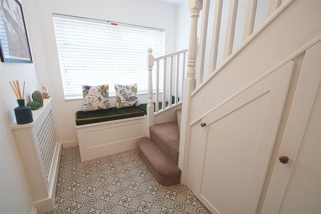 Second Avenue, Billericay CM12 4 bed semidetached house for sale £