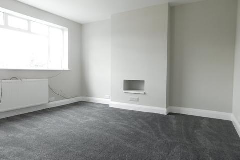 3 bedroom flat to rent, Campbell Court, Campbell Road, Hanwell