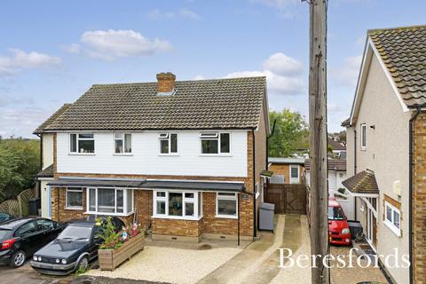 6 Laburnham Close, Upminster, RM14 1JA