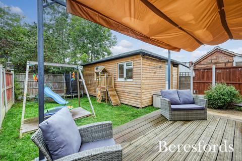 6 Laburnham Close, Upminster, RM14 1JA