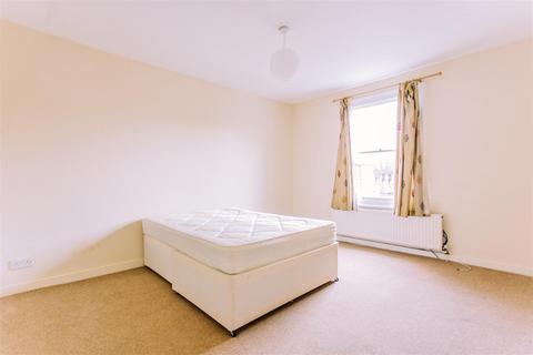 2 bedroom flat to rent, Oxford Road, Stroud Green