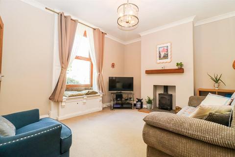 3 bedroom semi-detached house for sale, Manor Road, Ossett WF5