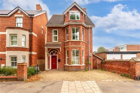 6 bedroom detached house for sale, Warwick Avenue, Bedford, MK40