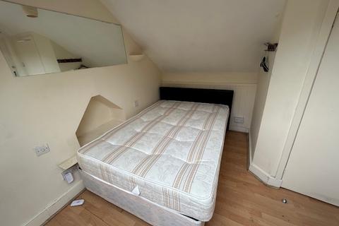 117 Grange Road, London, SE25 6TQ