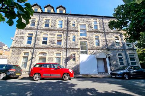 1 bedroom ground floor flat for sale, Lower Holmes Street, Barry. CF63 2JR