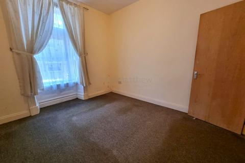 1 bedroom ground floor flat for sale, Lower Holmes Street, Barry. CF63 2JR