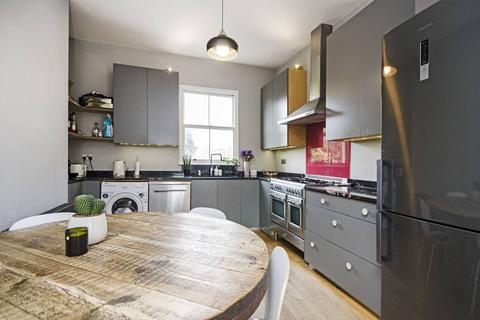 2 bedroom flat to rent, Malvern Road, London Fields, London, E8