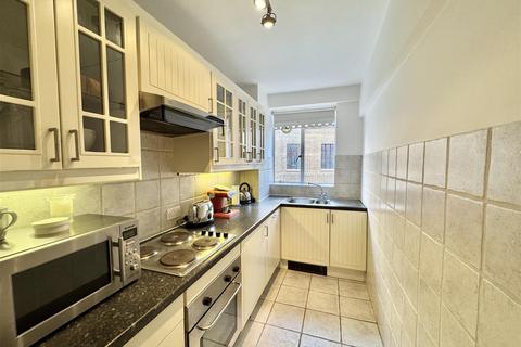 1 bedroom apartment to rent, Buckingham Gate, London SW1E