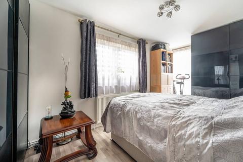 61c Albert Square, London, E15 1HJ