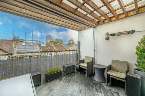 61c Albert Square, London, E15 1HJ