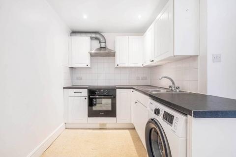 2 bedroom detached house to rent, Gladstone Road, Wimbledon, London, SW19