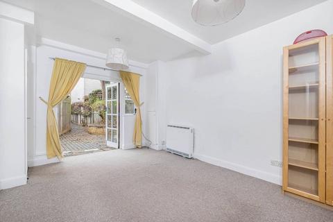 2 bedroom detached house to rent, Gladstone Road, Wimbledon, London, SW19