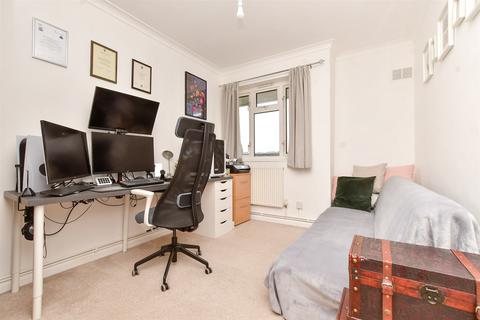 119 Kingsdown Avenue, South Croydon, CR2 6QL