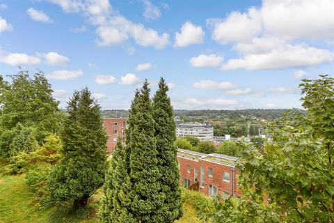 119 Kingsdown Avenue, South Croydon, CR2 6QL