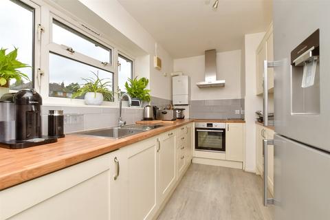 2 bedroom flat for sale, Kingsdown Avenue, South Croydon, Surrey