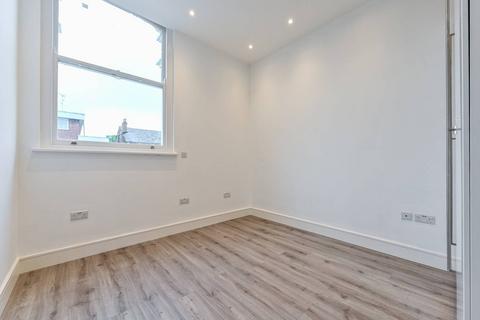 2 bedroom flat to rent, Lordship Park, Stoke Newington, London, N16