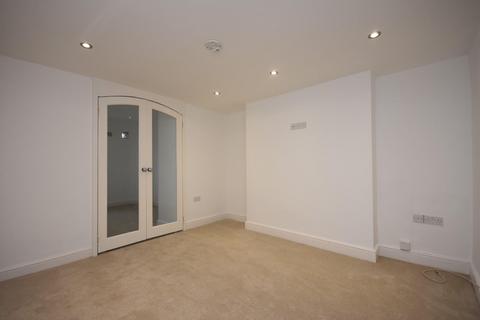 2 bedroom flat for sale, Garden Apartment, 118 Windsor Road, Penarth, Vale of Glamorgan, CF64 1JN