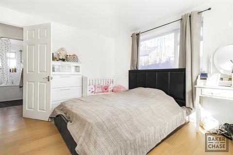 2 bedroom flat for sale, Laurel Bank Road, Enfield EN2