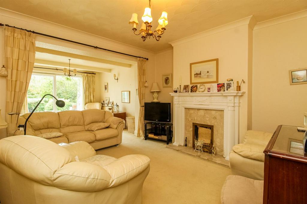 Dining/sitting room