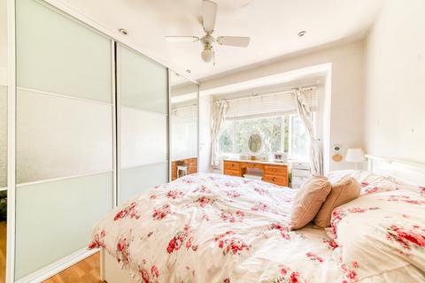 449 Commonside East, Mitcham, CR4 1HJ