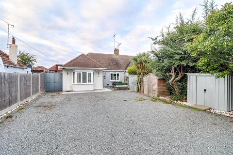 3 bedroom chalet for sale, Eastwood Road North, Leigh-on-Sea SS9