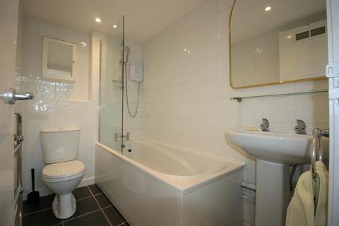 29 Christian Square, Windsor, SL4 1TD