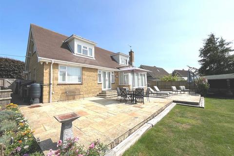 4 bedroom detached house for sale, Farriers Way, Shorwell