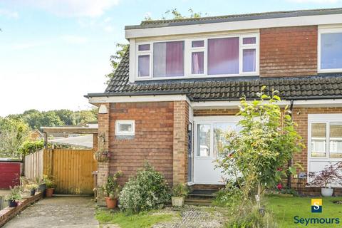 9 Ferndale, Guildford, GU3 3AX