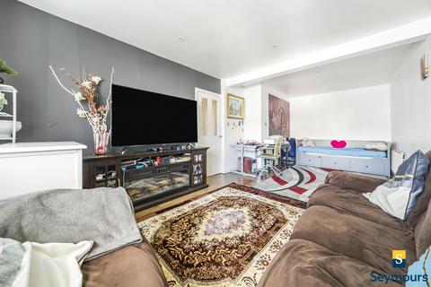 9 Ferndale, Guildford, GU3 3AX