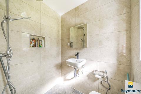 9 Ferndale, Guildford, GU3 3AX
