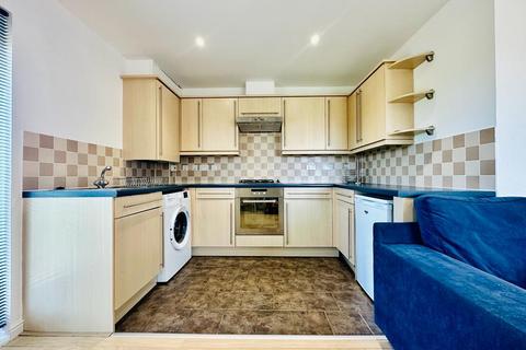 2 bedroom flat to rent, Oakfields, Tiverton EX16