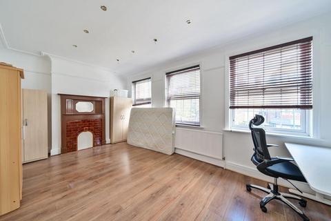 4 bedroom apartment to rent, Finchley Road,  Temple Fortune,  NW11