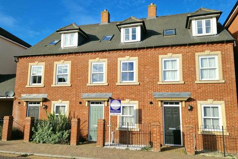 4 bedroom terraced house for sale, Saxon Way, Great Denham, Bedford