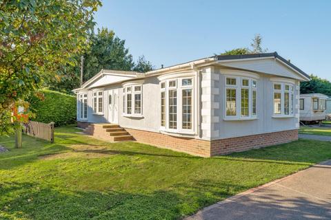 3 bedroom park home for sale, Chapel Farm Park, Hawthorn Hill, Coningsby, LN4 4UZ