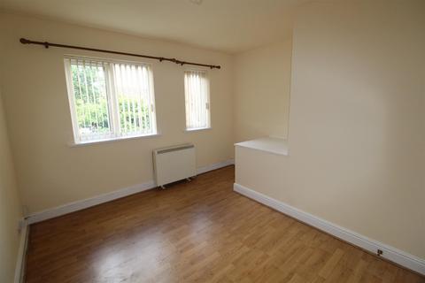 2 bedroom house to rent, Byrchen Moor Gardens, Brierley Hill