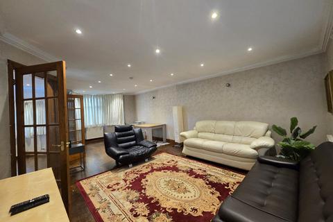 3 bedroom detached house for sale, Wentworth Road, NW11