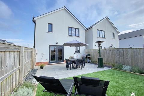 3 bedroom detached house for sale, Meadow Gardens, Kilgetty