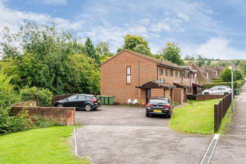3, Carrich House Curling Vale, Guildford, GU2 7QA
