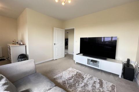 2 bedroom apartment to rent, Field Sidings Way, Kingswinford, West Midlands